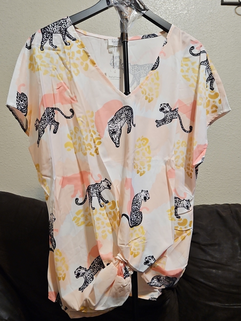 V-Neck Pink Leopard Print Blouse with Tie Hem